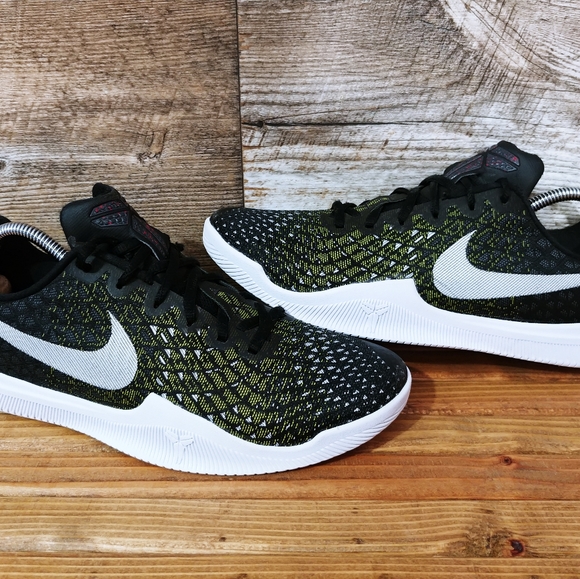 kobe bryant snakeskin shoes